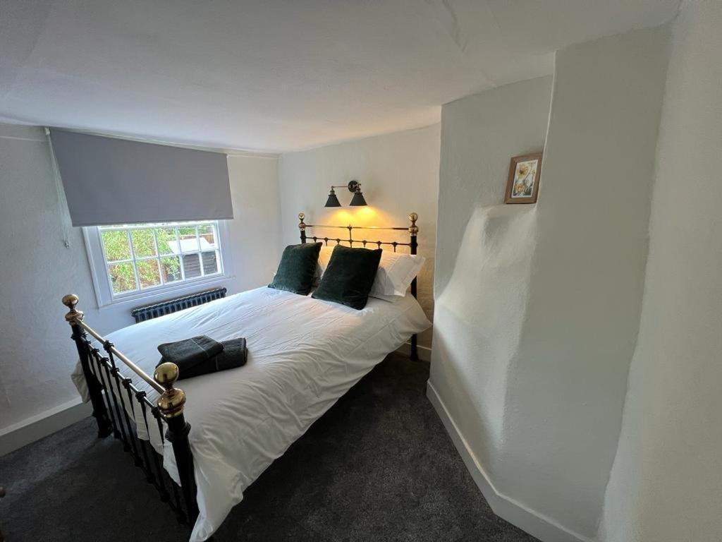The Cottage, 13 Golden Sq. เทนเทอร์เดน ภายนอก รูปภาพ